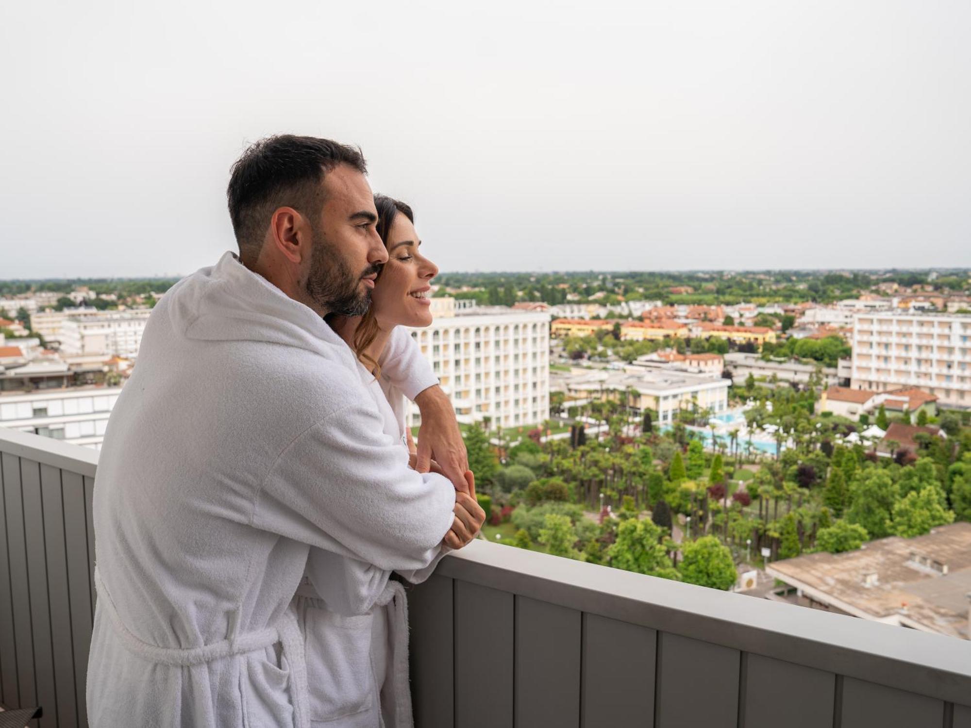 Hotel Panoramic Plaza 4*