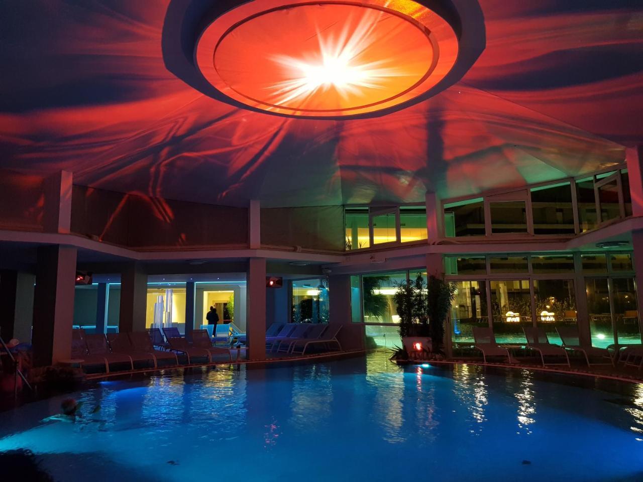 Panoramic Plaza 4*